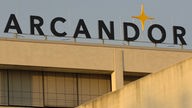 Werbeschriftzug von Arcandor auf einem Gebäude des Unternehmens