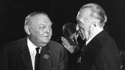 Bundeskanzler Konrad Adenauer (r.) und sein Nachfolger Ludwig Erhard 1963