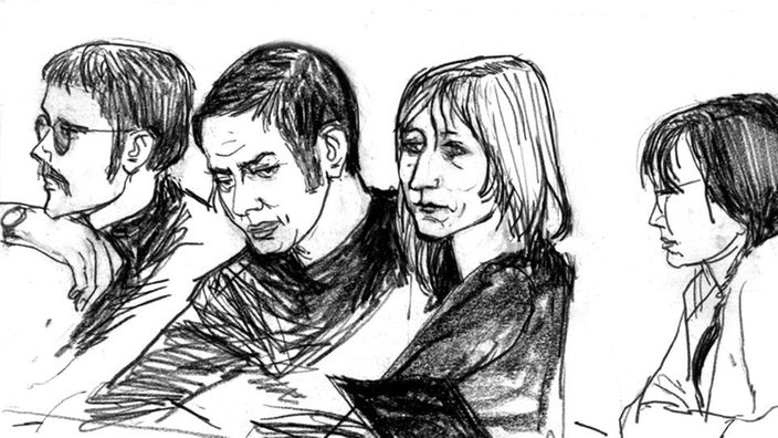Die Bleistiftzeichnung eines Gerichtszeichners zeigt die Angeklagten (l-r) Jan-Carl Raspe, Andreas Baader, Gudrun Ensslin und Ulrike Meinhof im Gerichtssaal (Archivfoto vom 05.06.1975)