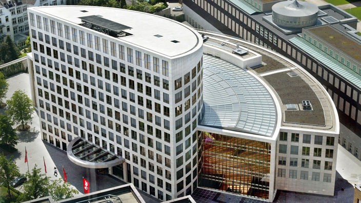 Blick auf die Eon Zentrale in Düsseldorf