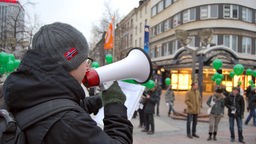 Ballonaktion gegen Adolf Sauerland in Duisburg