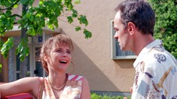 Matthias hat sich Hals über Kopf in Corinna Marx (Petra Vieten) verliebt.