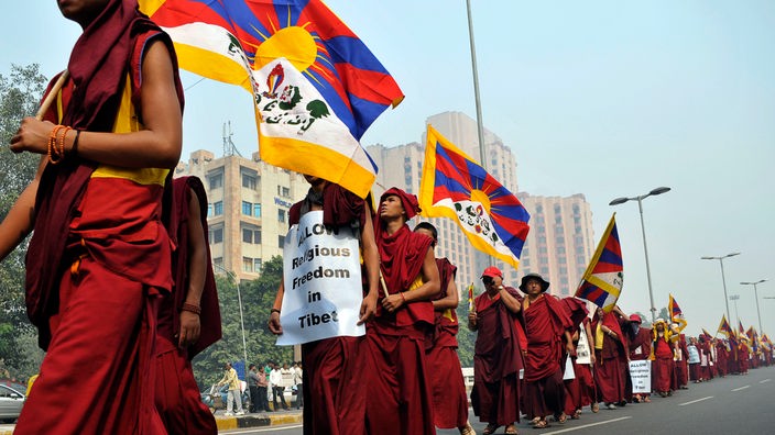 Proteste von tibetischen Mönchen in Indien im Oktober 2011