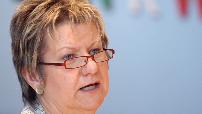 Sylvia Löhrmann (Grüne), NRW-Schulministerin während einer Pressekonferenz in Düsseldorf am 17.08.2012