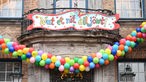 Düsseldorfer Karnevals Motto in bunten Luftballons "Wat et nit alljöwt!"