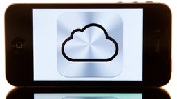 Das Logo des Apple-Onlinespeichers i-Cloud ist auf einem i-Phone zu sehen