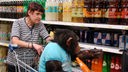Wenn Christiane Samel einkaufen geht, nimmt sie ihre Schimpansen mit.