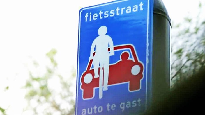 Schild in den Niederlanden: fietstraat