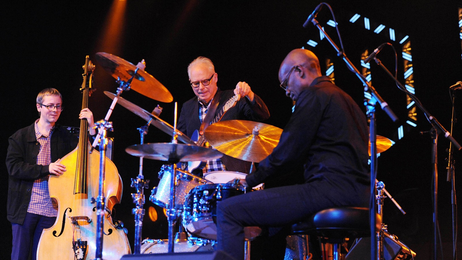 Bill Frisell Trio Live Bei Den Leverkusener Jazztagen Events