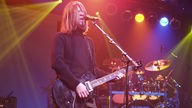 Steven Wilson von Porcupine Tree singt auf der Bühne