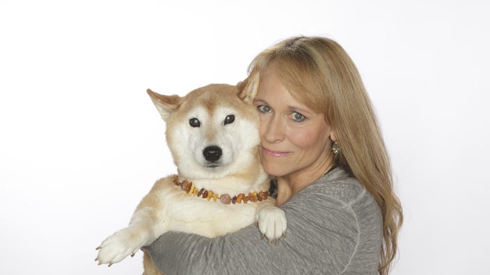 Elaine Schnee mit Hund