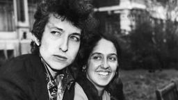 Der Folkrocksänger Bob Dylan und seine Kollegin Joan Baez 1965 in London