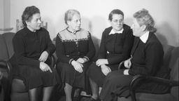 Die "Mütter" des Grundgesetzes (von links): Friederike Nadig (SPD), Helene Weber (CDU), Helene Wessel (Zentrum) und Elisabeth Selbert (SPD). 