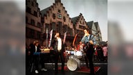 The Doors bei Auftritt am Frankfurter "Römer"