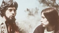 Mick Jagger als Ned Kelly und Clarissa Kaye als Mrs. Kelly im Spielfilm "Kelly, der Bandit" von 1970
