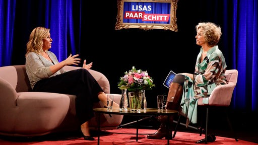 Lisa Ortgies im Gespräch bei "Lisas Paarschitt" mit Nicole Staudinger.