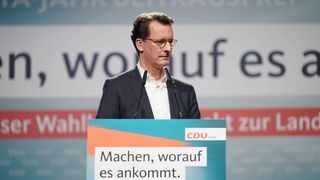 23.04.2022, Nordrhein-Westfalen, Düsseldorf: Hendrik Wüst spricht im Castello bei der CDU-Wahlkampfauftaktveranstaltung.