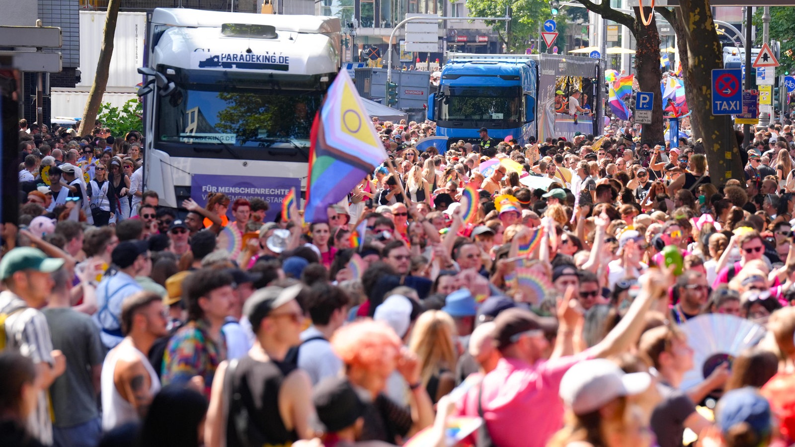 CSD in Köln Laut bunt und mit Botschaft Nachrichten WDR