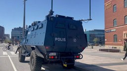 Gepanzertes Polizeifahrzeug im schwedischen Malmö