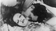 Eine Szene aus dem Spielfilm "Es war" (USA, 1926) vom Regisseur Clarence Brown mit Greta Garbo und John Gilbert