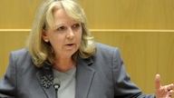 Die nordrhein-westfälische Ministerpräsidentin Hannelore Kraft (SPD) spricht im Düsseldorfer Landtag