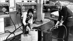 Ölkrise 1973: Es kommt zu Hamsterkäufen an Tankstellen