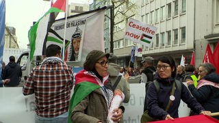 Pro-Palästina-Protest bei Ostermarsch in Düsseldorf