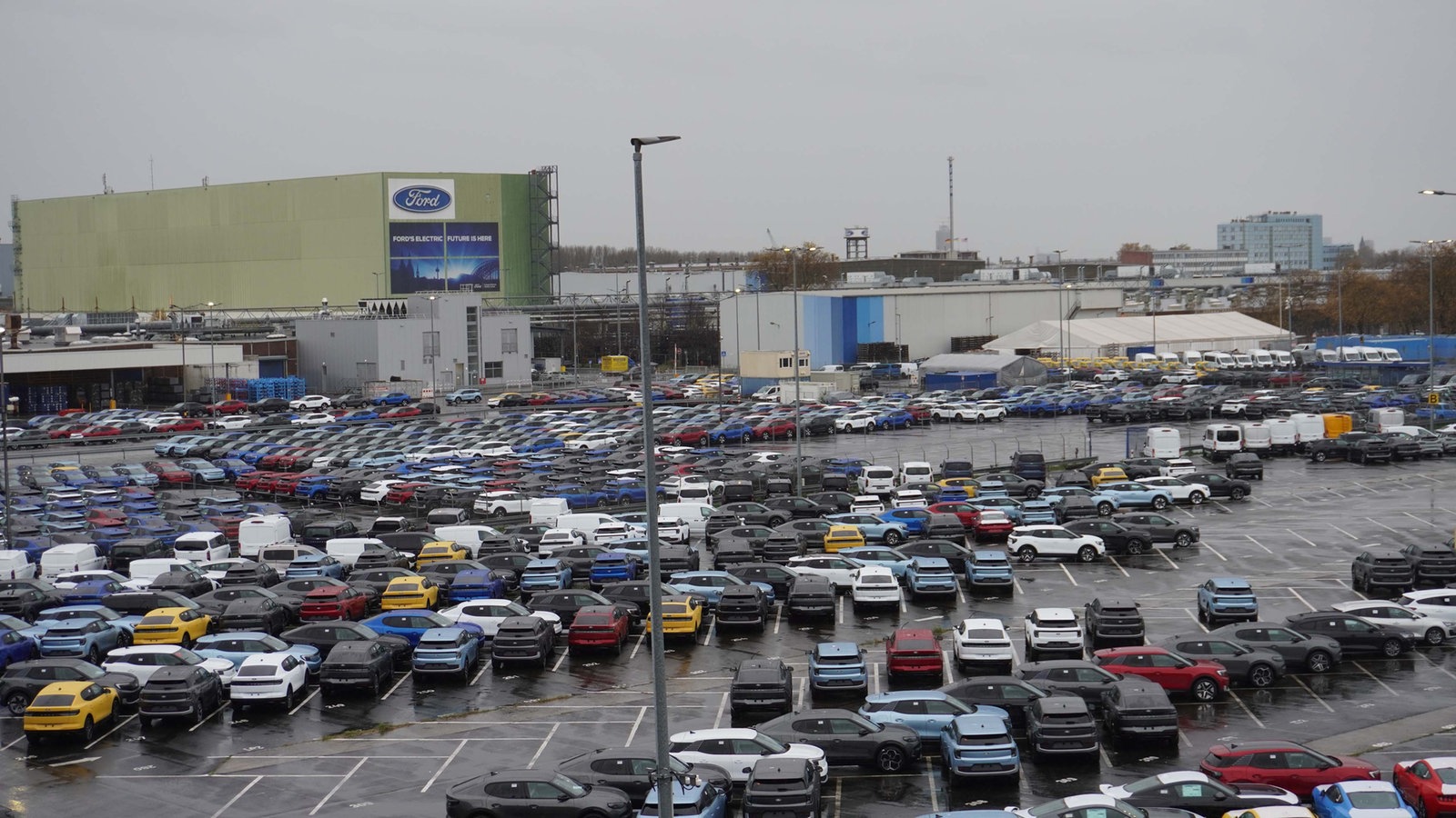 Ford baut 2 900 Stellen in Deutschland ab Köln am stärksten betroffen