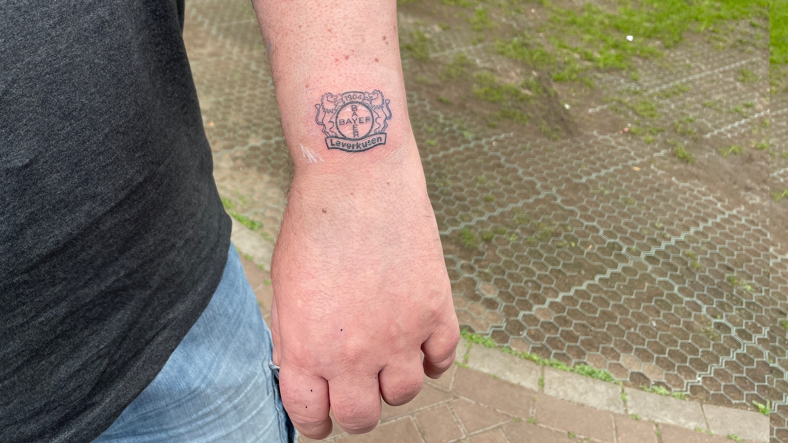 Bayer Leverkusen Kostenlose Tattoos F R Fans Lokalzeit Aus K Ln