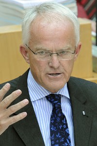 NRW-Ministerpräsident Jürgen Rüttgers (CDU) 2008 bei einer Landtagsrede