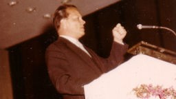 Charismatischer Redner: Willy Brandt beim Arbeitnehmerempfang der SPD Essen 1960 in der Grugahalle.
