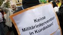 Demonstration gegen eine Militärintervention in Kurdistan