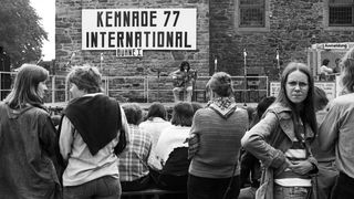 Das Kulturfestival Kemnade 1977 am 26.06.1977 foerdert den Zusammenhalt von Auslaendern und Deutschen in Bochum . 