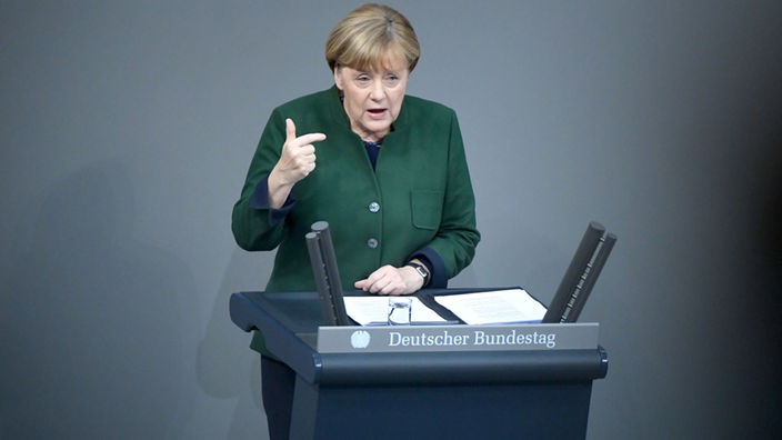Bundeskanzlerin Angela Merkel (CDU) spricht am 23.11.2016 im Bundestag in Berlin.