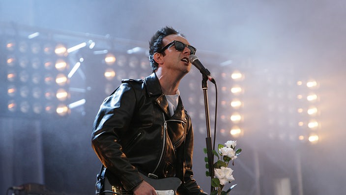 James Allan von Glasvegas bei einem Auftritt auf dem Glastonbury Festival 2009