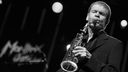 Jazz-Saxofonist David Sanborn spielt auf einer Bühne