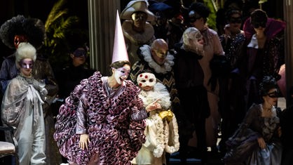 Hila Fahima als Oscar in Verdis „Un ballo in maschera“