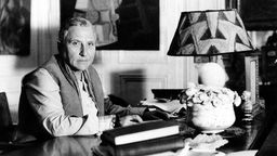 Das Beitragsbild des WDR3 Kulturfeature "Ich bin ich, weil mein kleiner Hund mich kennt - Gertrude Stein" zeigt ein schwarzweiß Porträt von Gertrude Stein aus dem Jahr 1938.