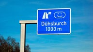 Autobahnschild mit "Dühsburch"
