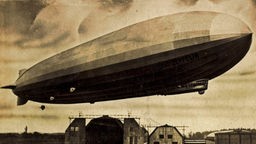 Luftschiff "Graf Zeppelin" über Friedrichshafen am Bodensee