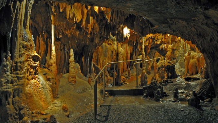 Die wunderschöne Tropfsteinhöhle "Dechenhöhle" in Iserlohn.