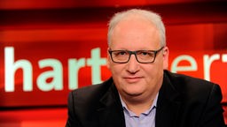 Der Ökonom und Theologe Bernhard Emunds in der TV-Show "hart aber fair"
