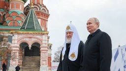 Putin und Patriarch Kyrill I. im November 2023 auf dem Roten Platz in Moskau