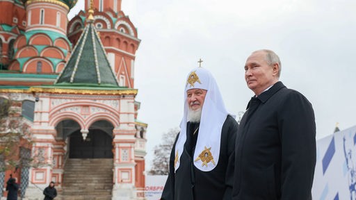 Putin und Patriarch Kyrill I. im November 2023 auf dem Roten Platz in Moskau