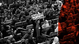 Das Beitragsbild des ARD Radiofeature "Kabuls Demokratie im Exil - Doku über afghanische Volksvertreterinnen" zeigt das afghanische Parlament 2013.