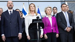 Charles Michel, Roberta Metsola, Ursula Von der Leyen und Haim Regev während einer Ehrung der Opfer der von der Hamas organisierten Anschläge in Israel, 11.10.2023