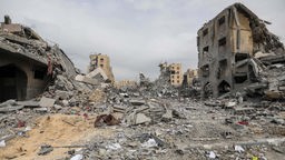 Zerstörungen in Hamad Town (Chan Yunis) nach israelischen Luftangriffe (17. März 2024).
