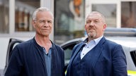 Die Schauspieler Klaus J. Behrendt Max Ballauf und Dietmar Bär Freddy Schenk als Ermittlerduos Ballauf und Schenk im Tatort aus Köln "Pyramide".
