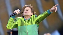 Mick Jagger, Sänger der britischen Band Rolling Stones, tritt während eines Konzerts im Rahmen der "Stones Sixty Europe 2022"-Tournee auf.