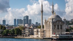  Bosphorus in Istanbul, Turkey